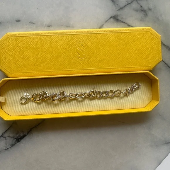 Swarovski Gold Chain Bracelet - Picture 1 of 5